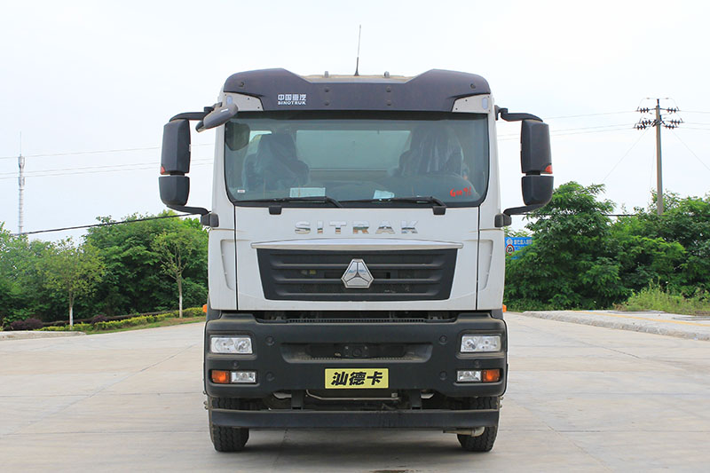 重汽汕德卡前四后八洒水車(chē)(24.3方)(选装30~40米雾炮)