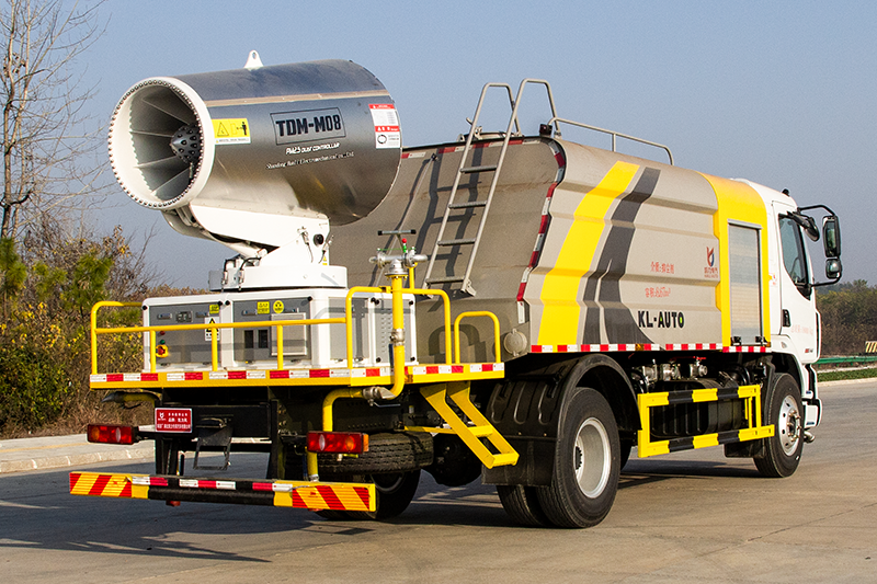 东风柳汽乘龙M3多(duō)功能(néng)抑尘車(chē)(12.5方)(60~100米雾炮)