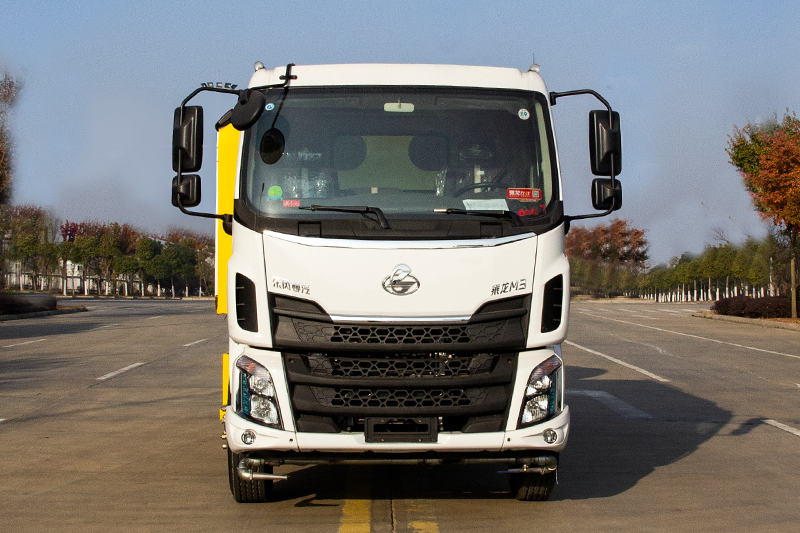 东风柳汽乘龙M3多(duō)功能(néng)抑尘車(chē)(12.5方)(60~100米雾炮)