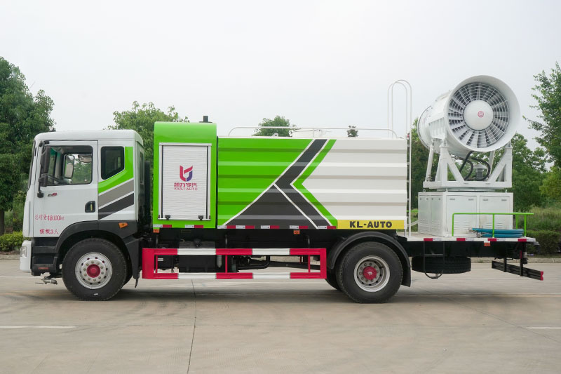 东风D9抑尘車(chē)（方罐）（11.5方）（30~100米雾炮）